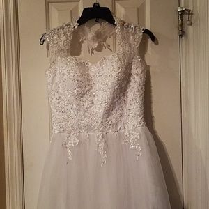 ⭐WORN ONLY ONCE⭐Bridess size 4 maxi wedding dress